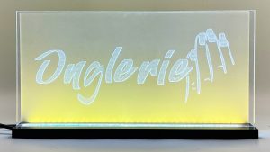 Enseigne lumineuse LED « Onglerie » 2D+